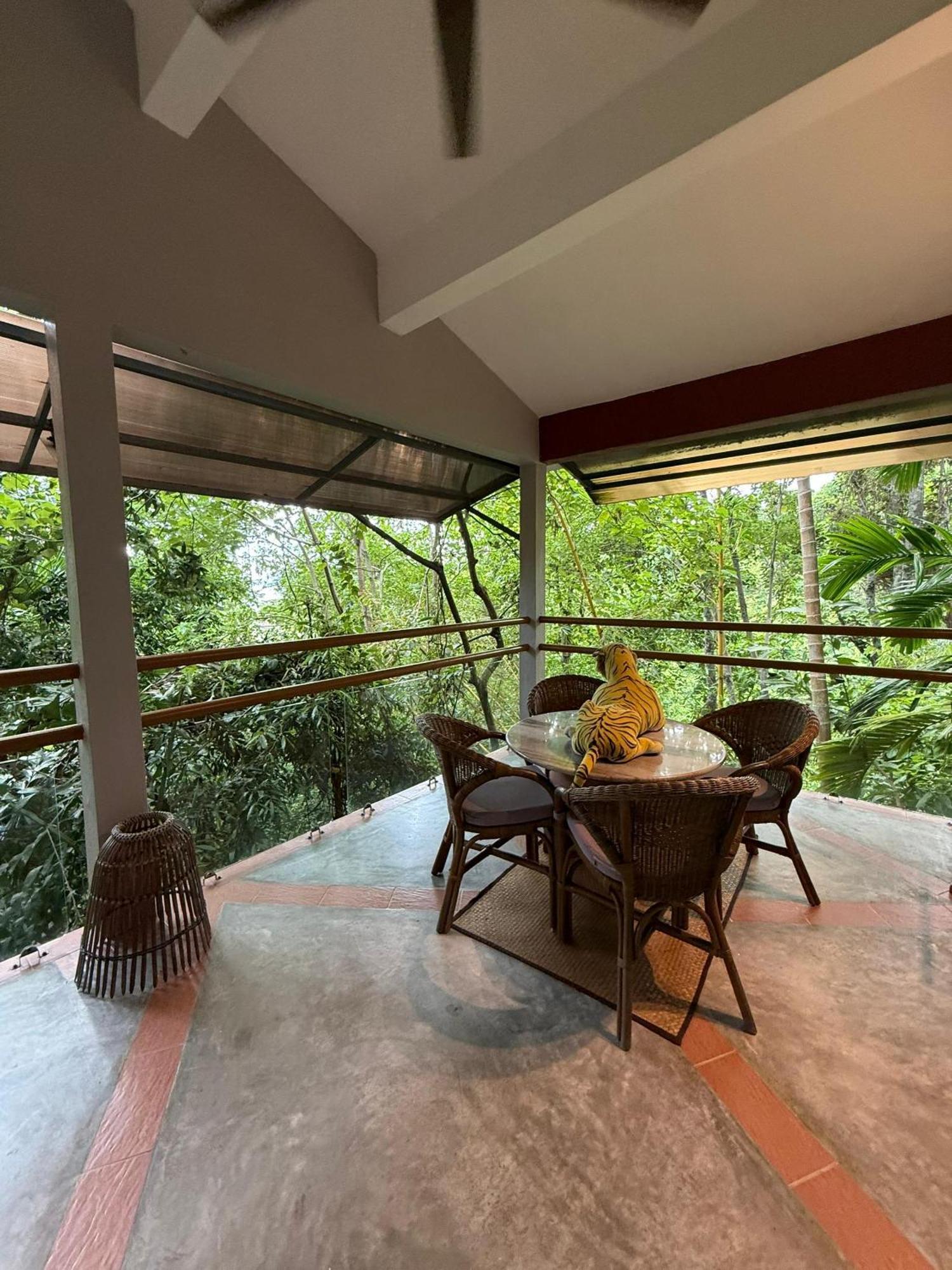 Ambong Rainforest Retreat Pantai Cenang  Exterior foto